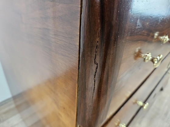 Image 1 of Art Decò chest of drawers in walnut and brass