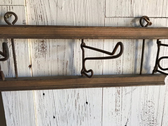 Estante antiguo de madera y hierro – Revisteros (photo 7 of 7)