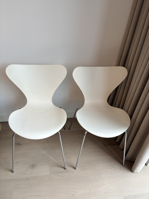 2x Fritz Hansen Butterfly Chair bianca