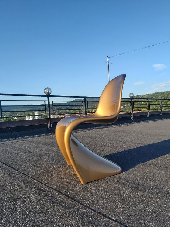 Image 1 of Vitra Panton Classic Gold 2007 – Moët & Chandon Edition (2 Stück, nummeriert, Sammlerstücke)