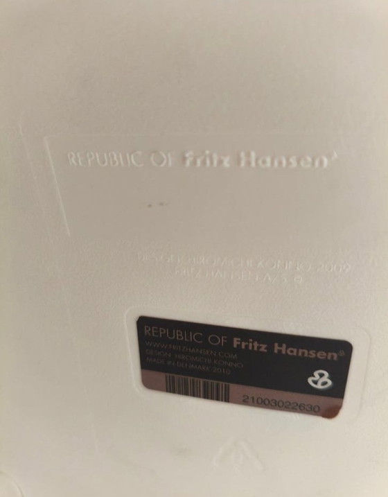 8 Fritz Hansen Chairs – Dining chairs, Plastic, Textile (photo 3 of 5)
