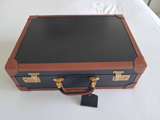Leather luggage – Gifts (photo 3 of 9)