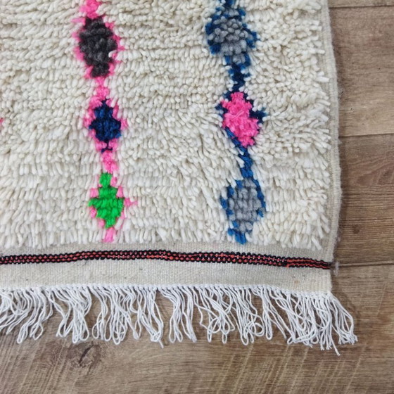 Image 1 of Colorful Beni Ourain Wool Rug – Kleurrijk Handgemaakt Berbertapijt (250 × 155 cm)