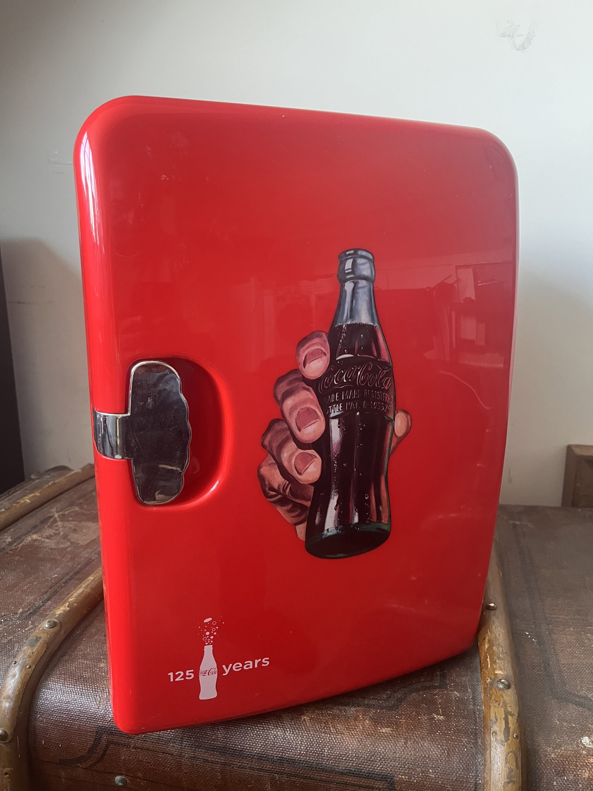 Vintage Coca-Cola refrigerator | €200 | Whoppah