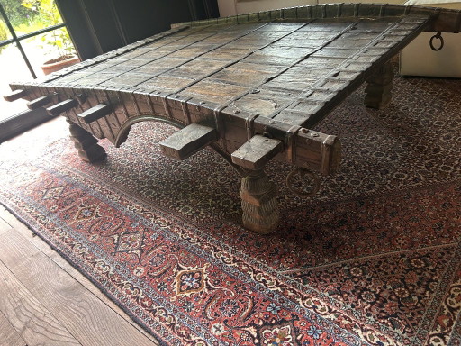 Einzigartiger antiker indischer Ochsenkarren-Couchtisch – Wabi-Sabi-Objekt – salontafels, Iron, Wood