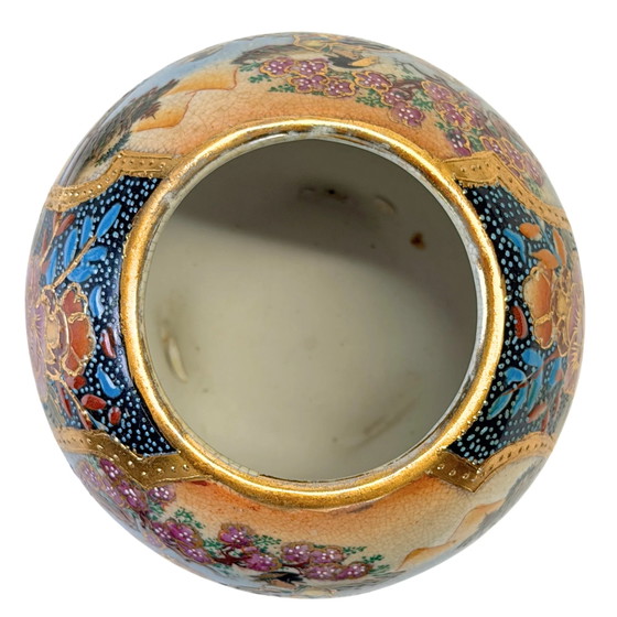 Chinese Satsuma-style Porcelain Koro with Geisha Decoration - circa – Decorative Objects, Gold (photo 5 of 10)