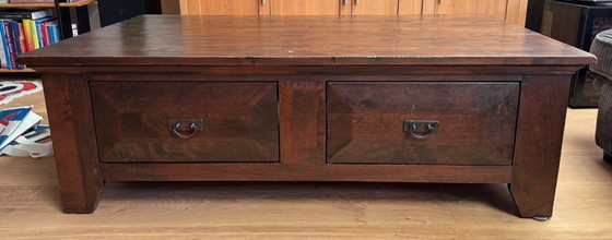 Image 1 of Table basse coloniale vintage en bois avec tiroirs