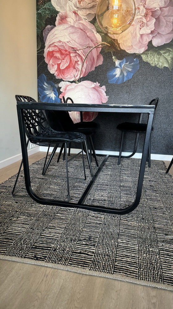 Image 1 of Schwarzer Marmor Esstisch Schuppen 5