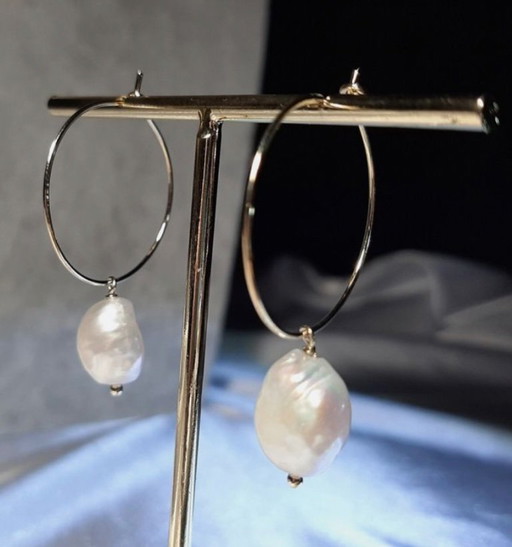 Ohrringe im Barockstil mit Zuchtperlen, vergoldet mit 14-karätigem Gelbgold. – cadeaus (photo 2 of 5)