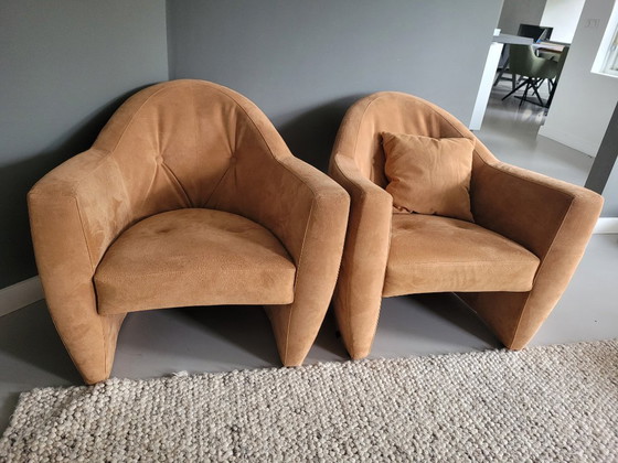 Image 1 of Two Leolux armchairs (Carabas model), one footstool, and three cushions. Upholstery: Alcantara.