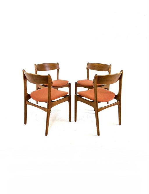 Set van 4 gerestaureerde eetkamerstoelen, Erik Buch ‘70