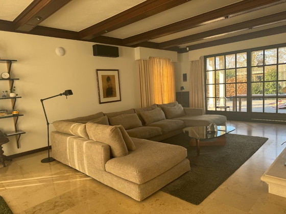 Image 1 of Linteloo bank met lounge-gedeelte