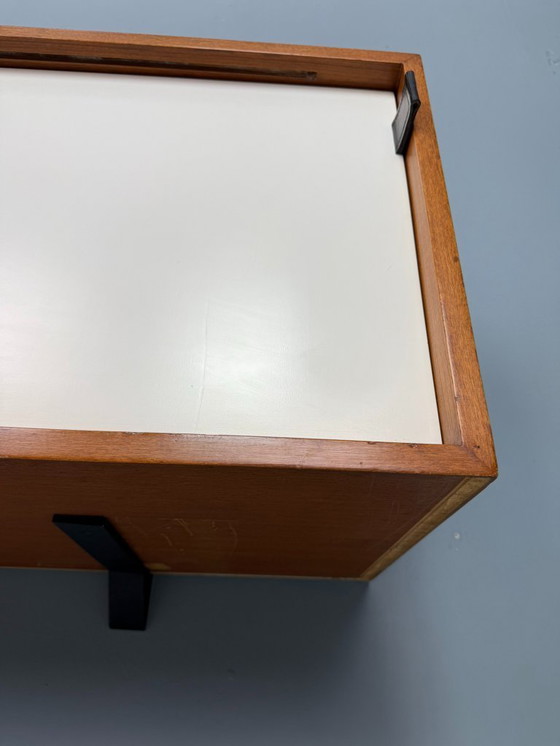 Image 1 of Florence Knoll für Knoll, Hängeschrank aus Walnussholz, Modell 123 W-1, 1947