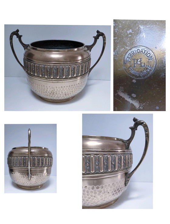 Image 1 of Gran jardinera Art Déco de latón