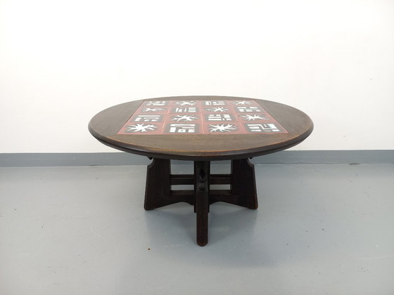 Image 1 of Table basse ronde modulable en table à manger “monte et baisse” vintage Guillerme et Chambron en chêne massif et céramique