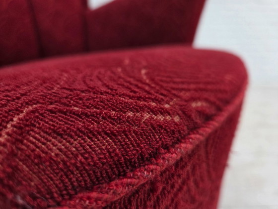 Image 1 of Anni '60, poltrona danese, tessuto originale rosso per mobili.