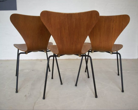 Image 1 of Modell 3107 Esszimmerstühle aus Teakholz von Arne Jacobsen für Fritz Hansen, 3er-Set