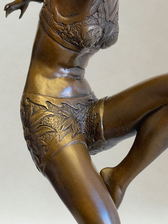 Image 1 of Art Deco sculptuur – Danseres in beweging – Decoratief brons – Gesigneerd F. Paris – 38 cm