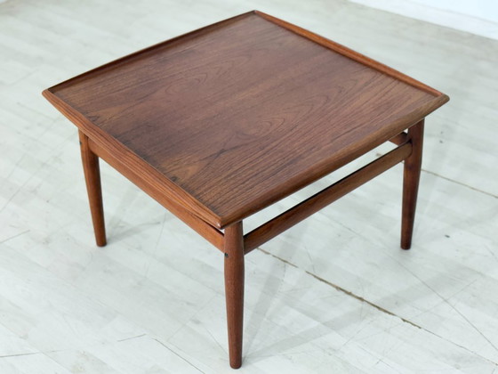Table d'appoint danoise design milieu du siècle / Table basse en teck / Table d'appoint années 1960 / Table (photo 6 of 10)