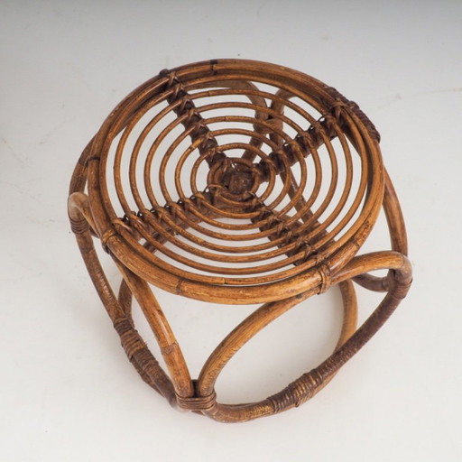 Coppia di sgabelli/tavolini vintage in rattan realizzati a mano – krukjes (photo 2 of 12)