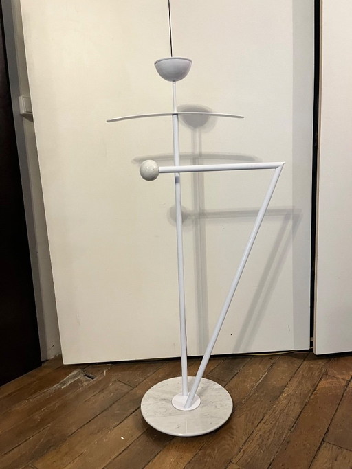 Fly Line Valet Stand, Italy, 1990s, White Lacquered Metal, Carrara Marble Top, Post-Modern Design