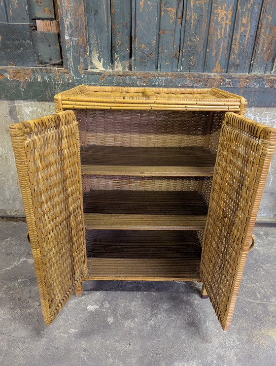 Image 1 of armoire de rangement vintage en rotin