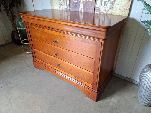 Classic French Cherry Wood commode, chest of drawers, sideboard, light signs of age, dimensions: 118x52cm and 83cm high.
