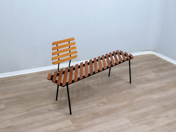 Image 1 of Italiaanse rationalistische bank van teakhouten latten uit de jaren 1950, ontwerp van George Coslin.