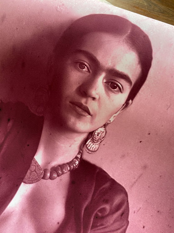 Image 1 of Frida Kahlo - Pittrice e icona femminista - poster 60x90 cm