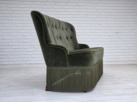 Image 1 of Anni '70, divano danese a 3 posti, velluto per mobili, gambe in legno di faggio, condizioni originali.
