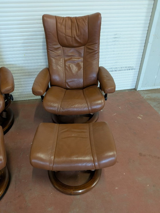 Stressless Wing(L) Classic verstellbarer Relaxsessel mit Fußhocker (2), Holz, Leder, Braun, Anders (Foto 12 von 15)
