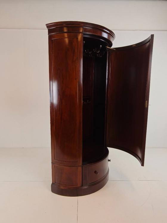 Image 1 of Armario eduardiano de caoba Maple & Co