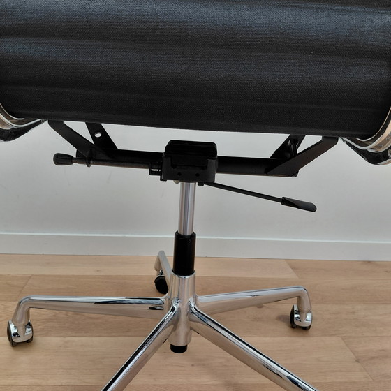 Image 1 of Vitra EA19 cuir noir, chrome