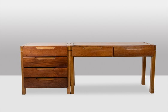 Image 1 of Bureau plat et son caisson en orme, 6 tiroirs en façade. Années 1970