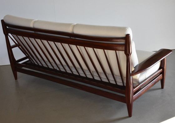 Image 1 of Divano con schienale alto rivestito in stile Mid-Century