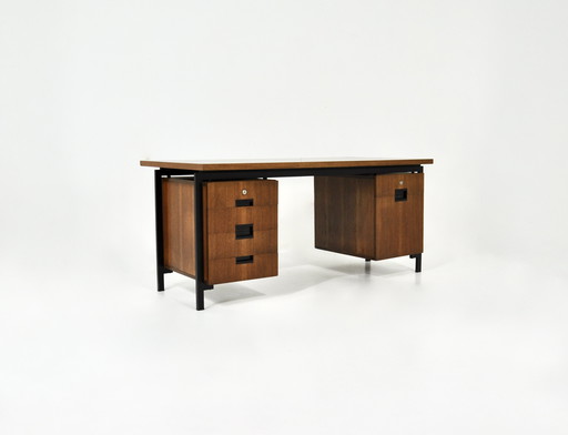 Houten en metalen bureau van Cees Braakman voor Pastoe, 1960