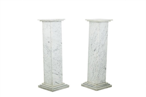 Pair of Art Deco columns in white marble, 20th century