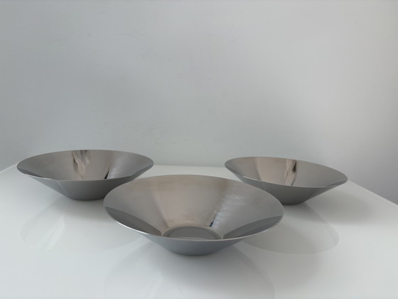 Image 1 of Ensemble de trois bols coniques en acier inoxydable