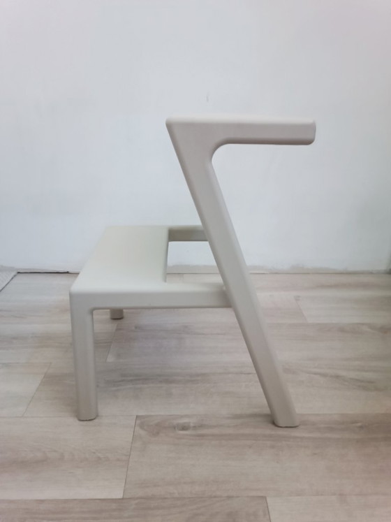 Image 1 of Masterby opstapje van Chris Martin voor Ikea Italië 2014