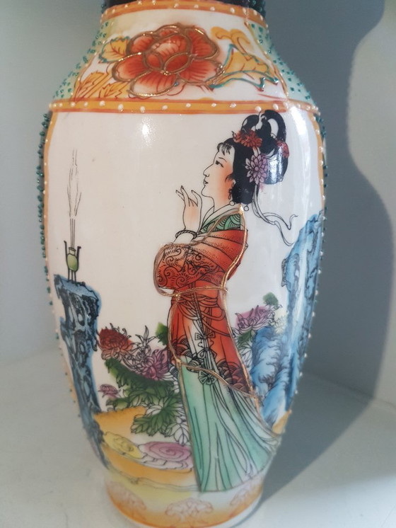Image 1 of Chinese vase - hand-painted - relief speckles - marked