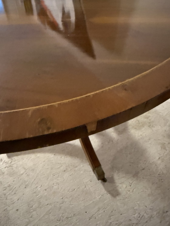 Image 1 of Antieke ovale kersenhouten eettafel op wielen