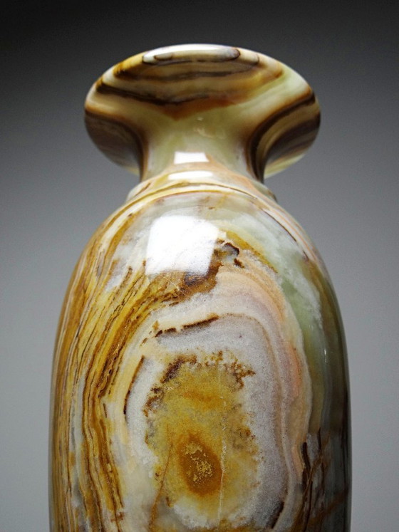 Image 1 of Duo de vases balustres vintages en onyx strié vert Italie mid-century
