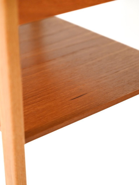 Image 1 of Coppia di comodini scandinavi degli anni '50-'60 con maniglia intagliata