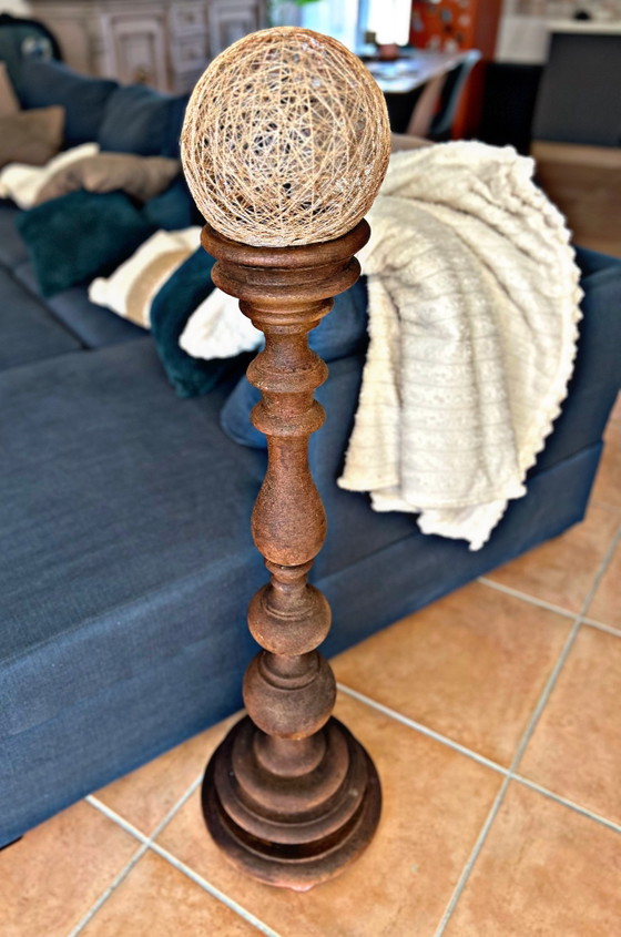 Großer, handpatinierter Kerzenständer aus Holz – 100 cm – Unikat – Kerzenhalter, Wood (photo 11 of 12)