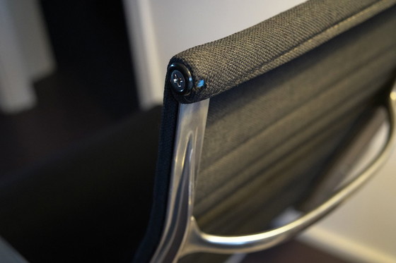 Image 1 of 2x Vitra Eames Herman Miller EA 116 fauteuil