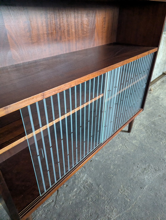 Image 1 of Armoire murale danoise vintage - tiroirs en verre