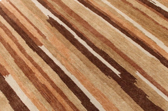 Modern Designer Hand-knotted Wool Rug New & Unused 200 x 142 cm, Rugs & carpets, Beige (photo 6 of 9)