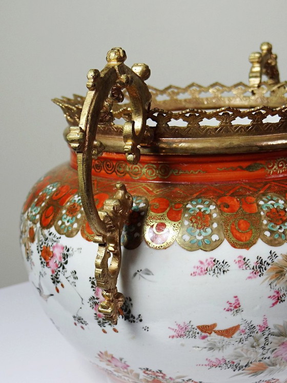 Image 1 of Japanse cachepot van Kutani-porselein en brons, Meiji-periode, 19e-20e eeuw.