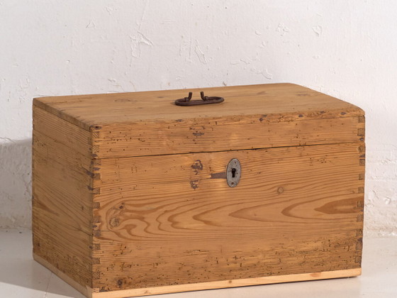 Antique storage chest (c.1920) #4 – Storage cabinet, Rustic (photo 2 of 40)
