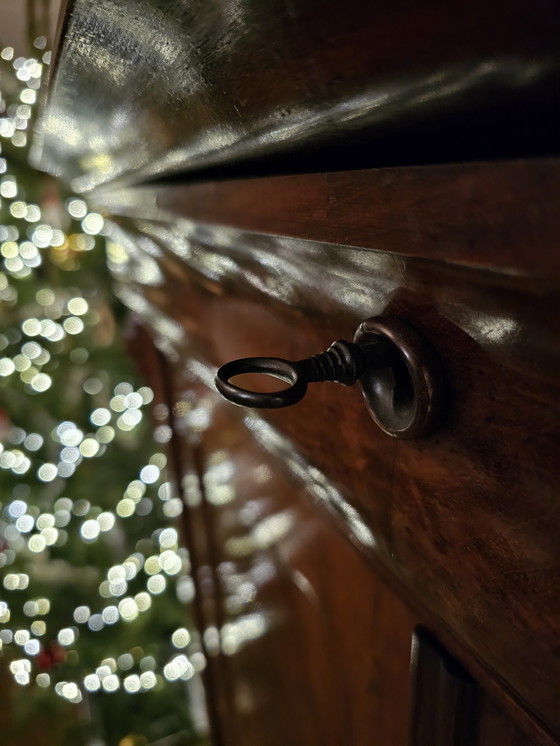 Image 1 of Antiguo armario holandés para ropa blanca con cajones, circa 1800 (transición a Biedermeier), muy buen estado.